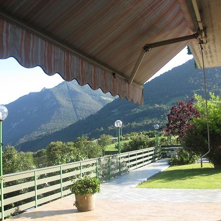 B&B Garden Solto Collina Exterior photo